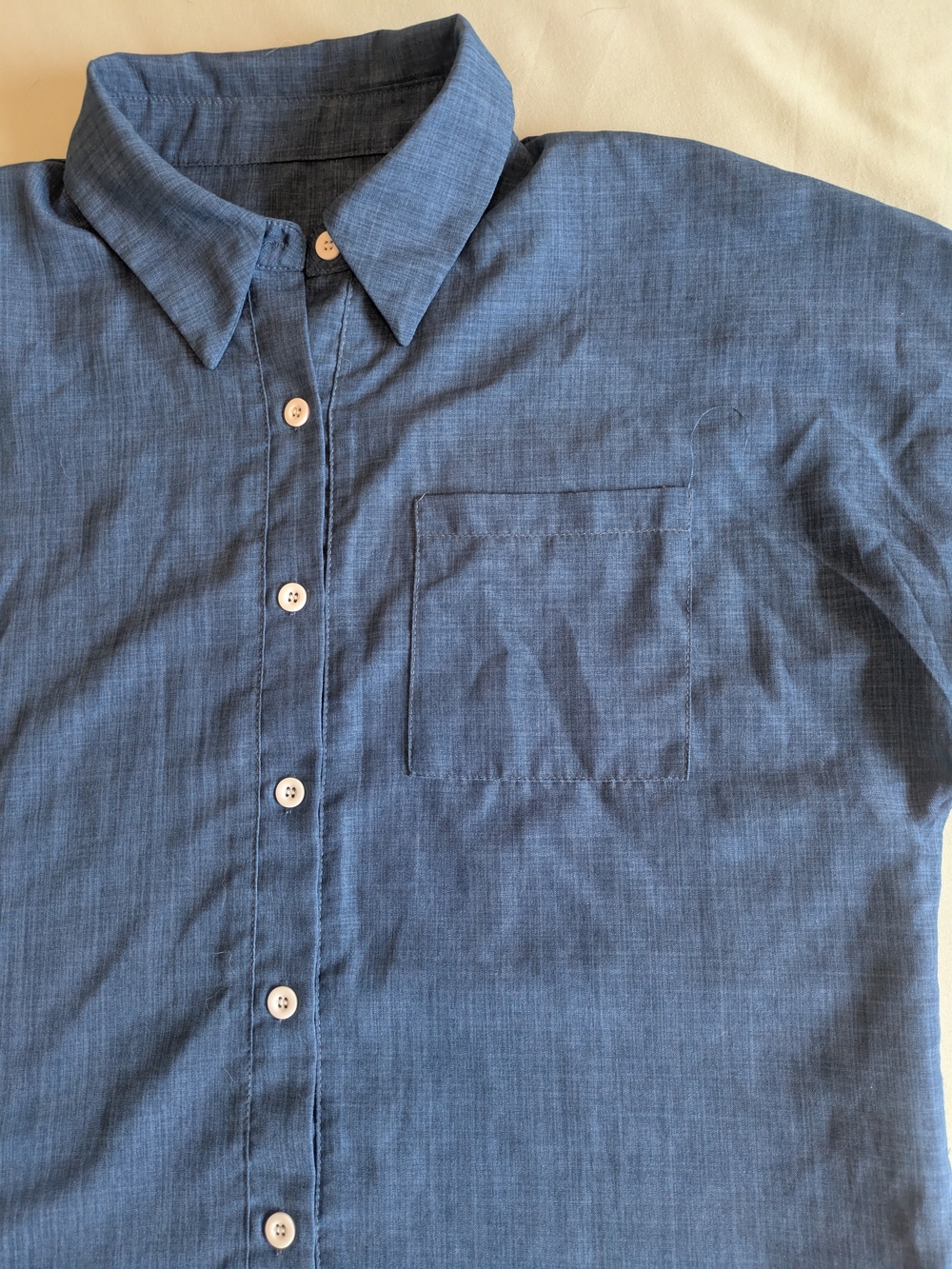 Classic Short-Sleeve Chambray Look Button-Up Shirt in Blue - Picture 4 of 12